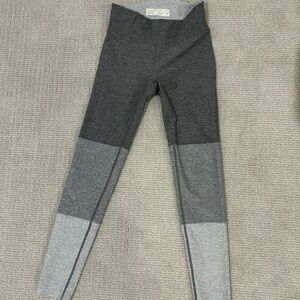 Outdoor voices 7/8 grey leggings. Never worn